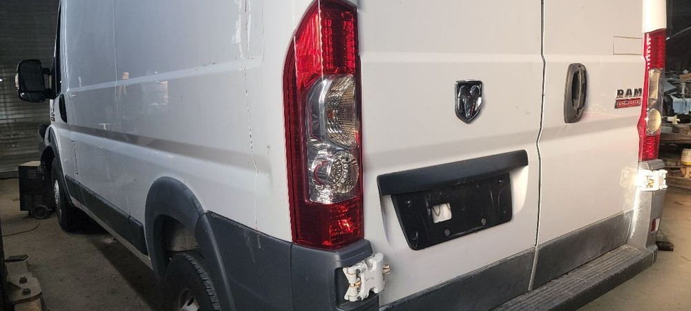 2018 Dodge Promaster 1500 Divider and Racks