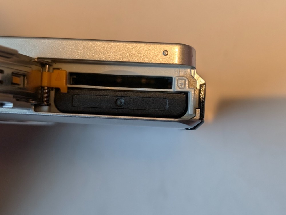 TRAVELER XS 400 12 Mega Pixels does not work