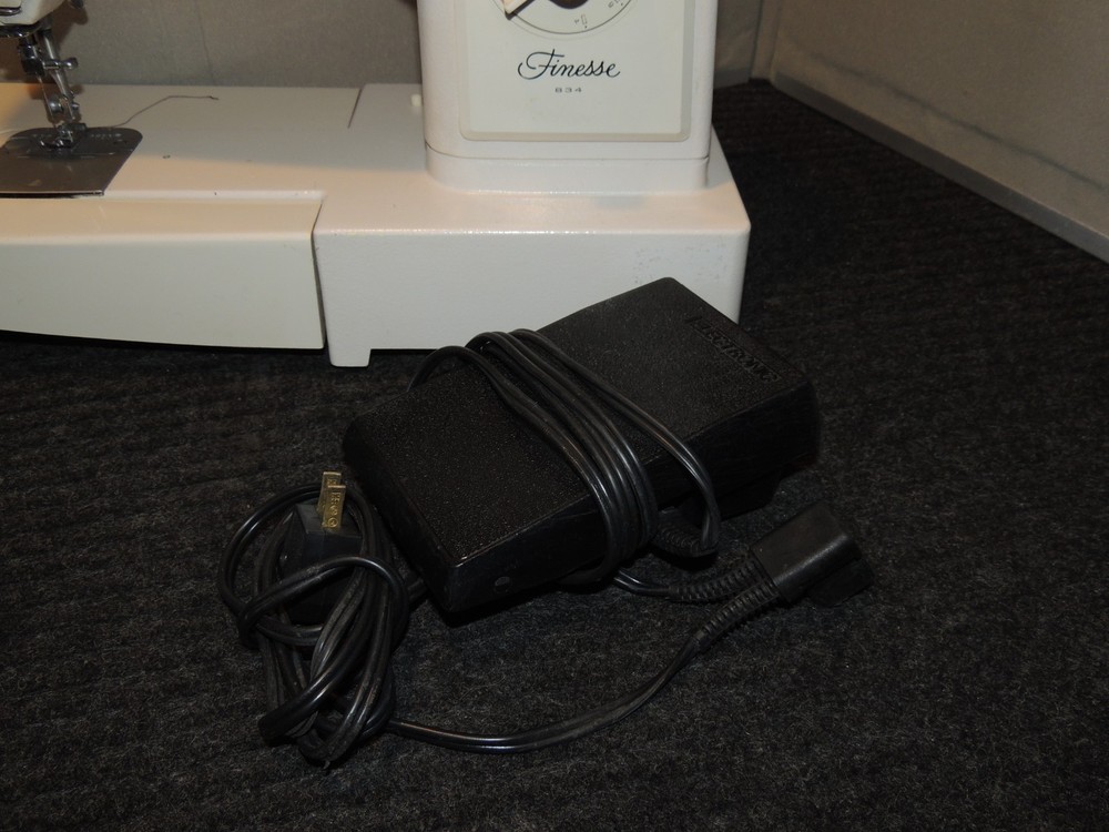 Finesse 834 Sewing Machine