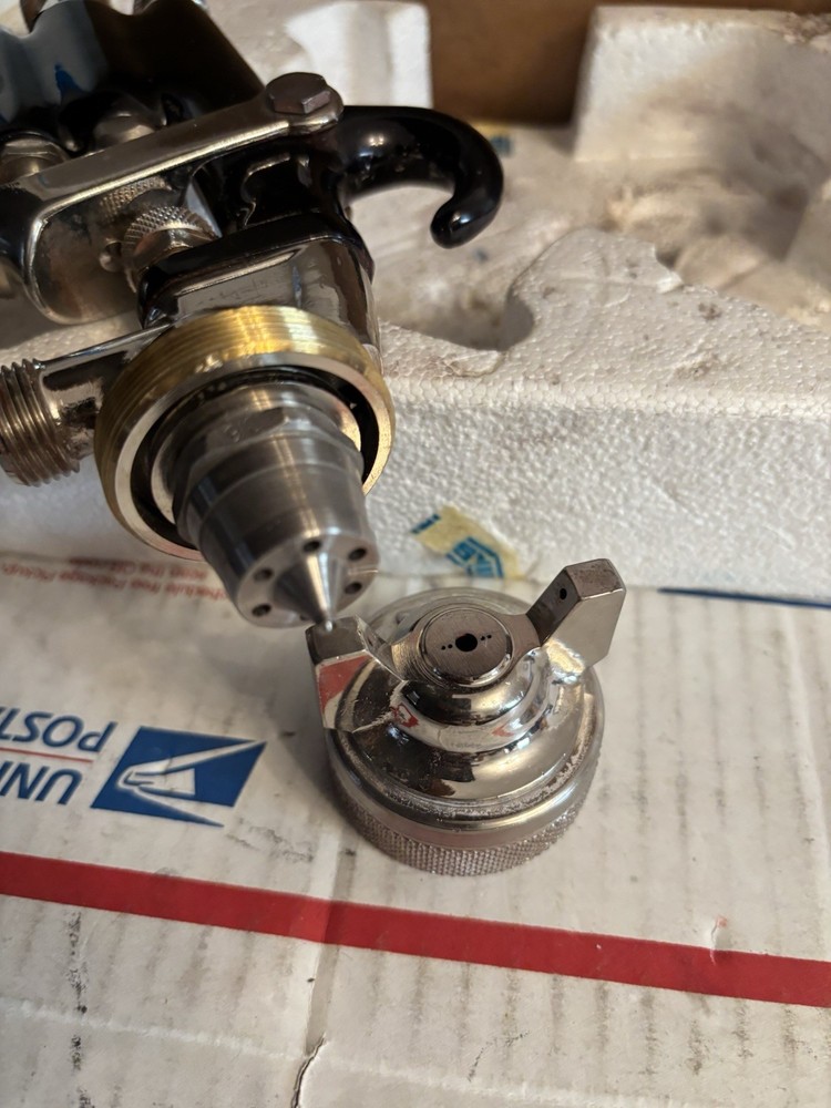 Binks Model 7 Spray Gun