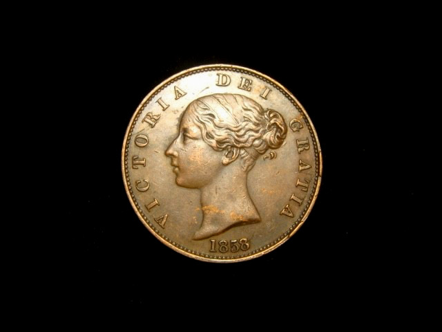 GREAT BRITAIN. VICTORIA. HALF-PENNY 1858.