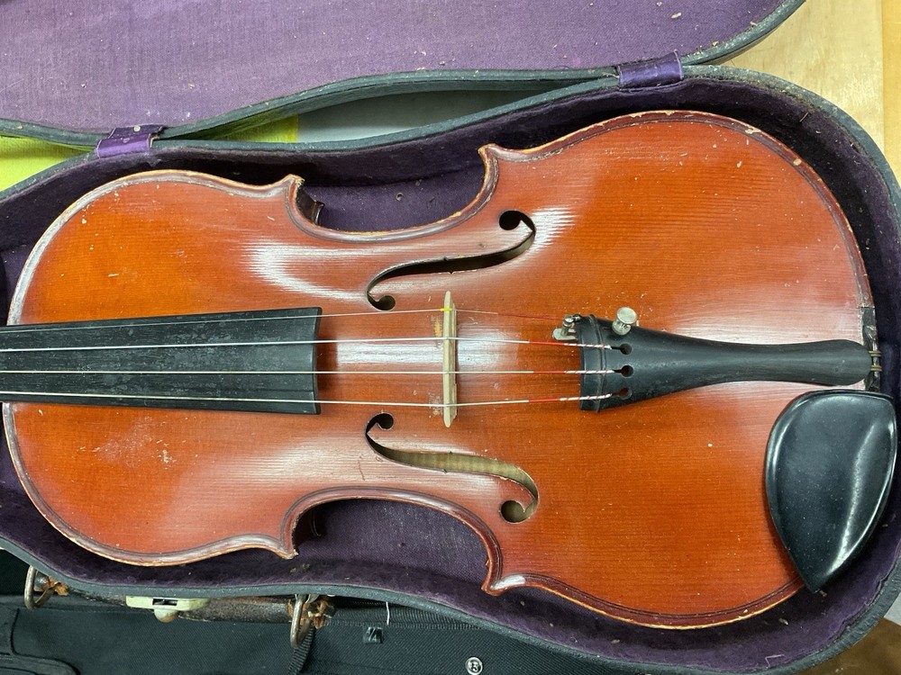 Acoustic Violin with Bow and Case