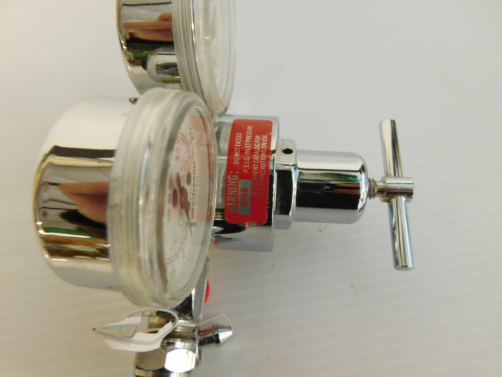 MATHESON MODEL NO 3322 REGULATOR (LSM15)