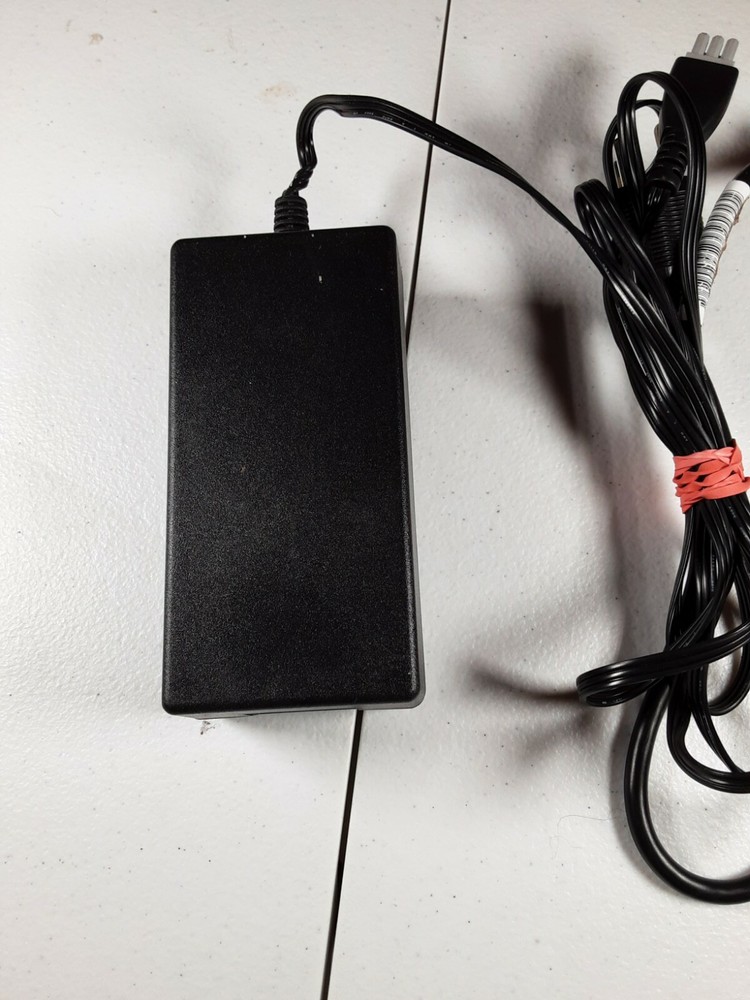 Hewlett Packard 0957-2146 Power Adapter