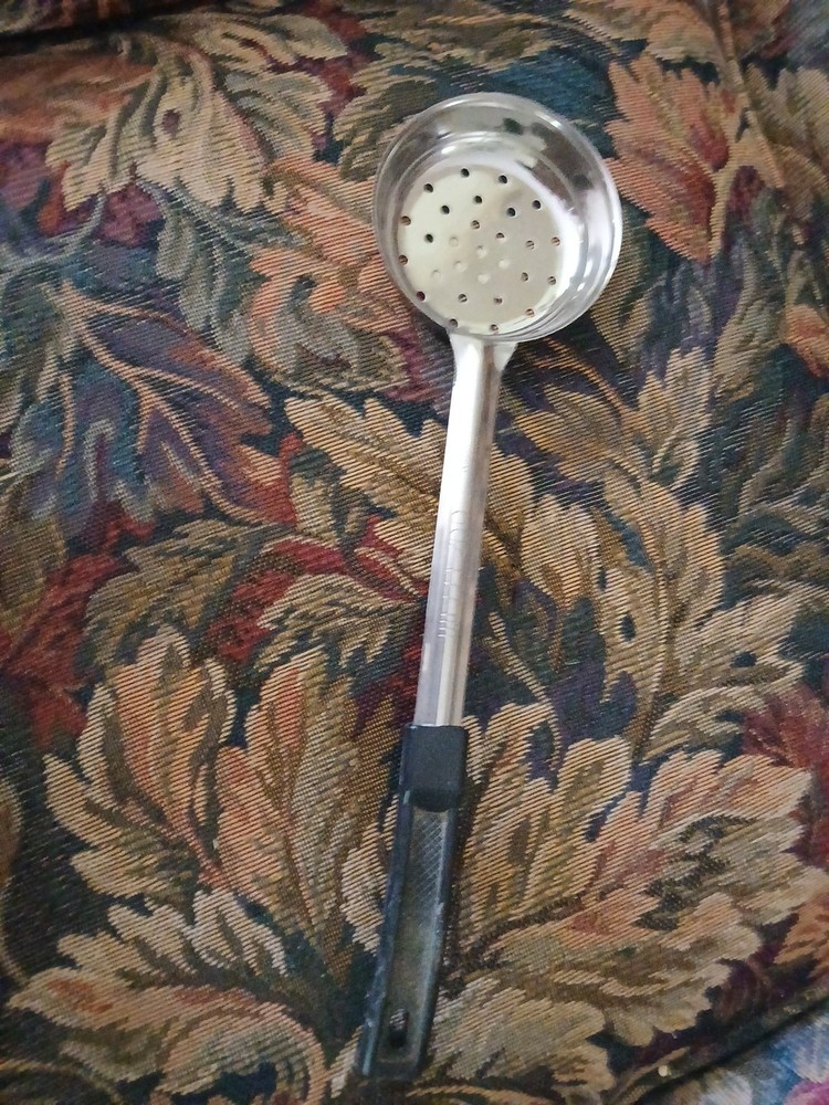 Winco FPP-6 6 oz. Perforated Portioner