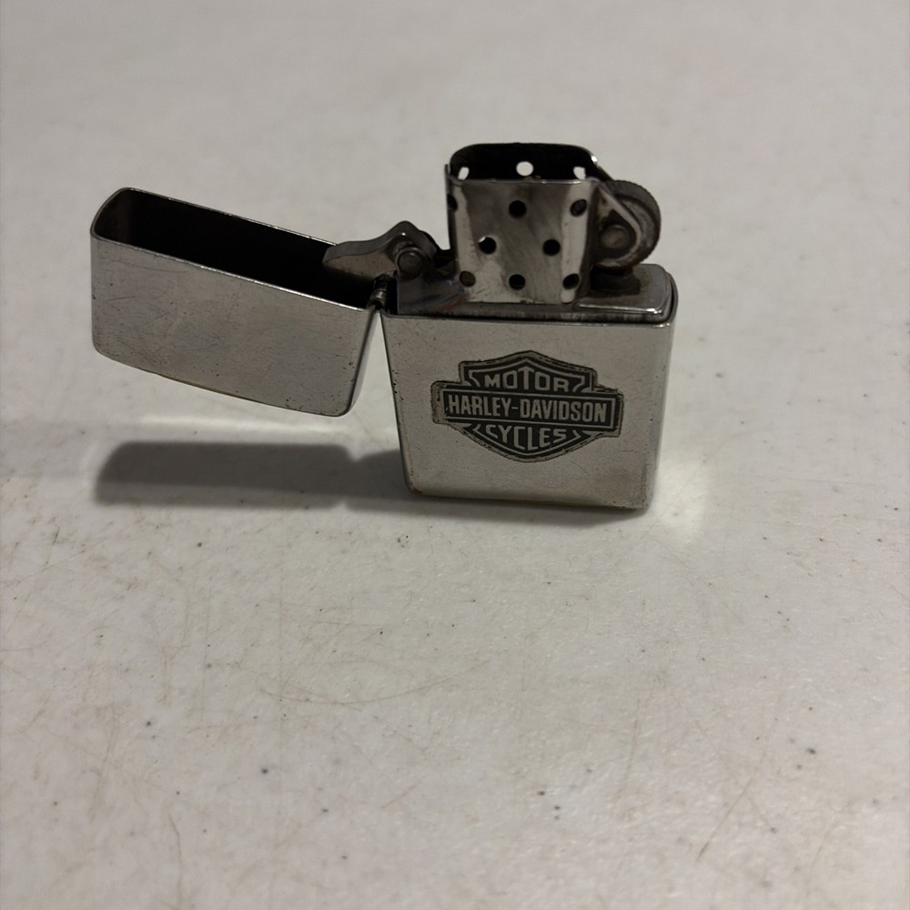 Zippo Harley-Davidson Logo Brushed Chrome Lighter