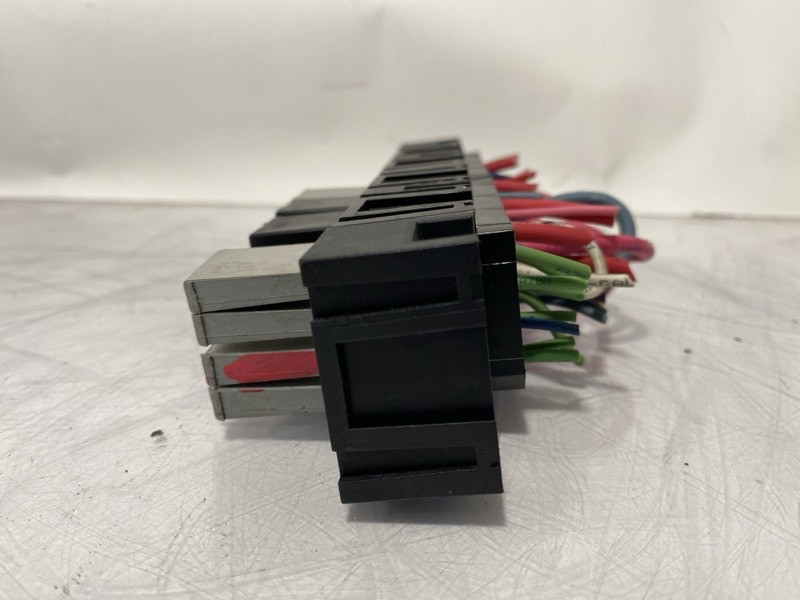 2002 International 4300 Fuse Panel (628-10897)