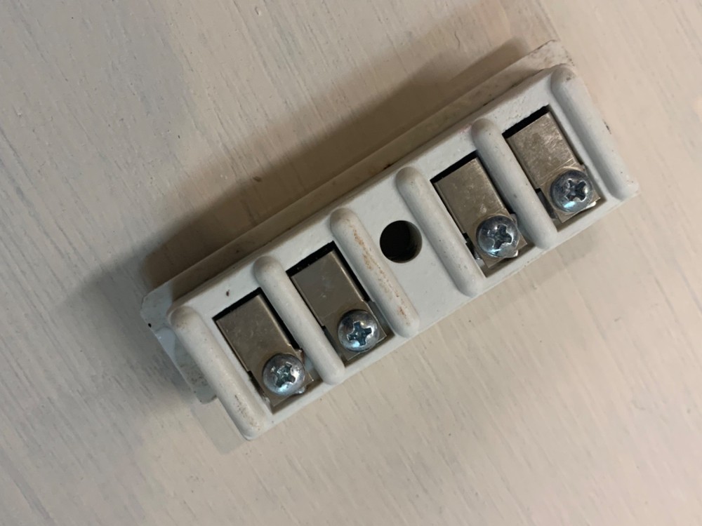 Dacor ECC Cooktop Ceramic Terminal Block 13020