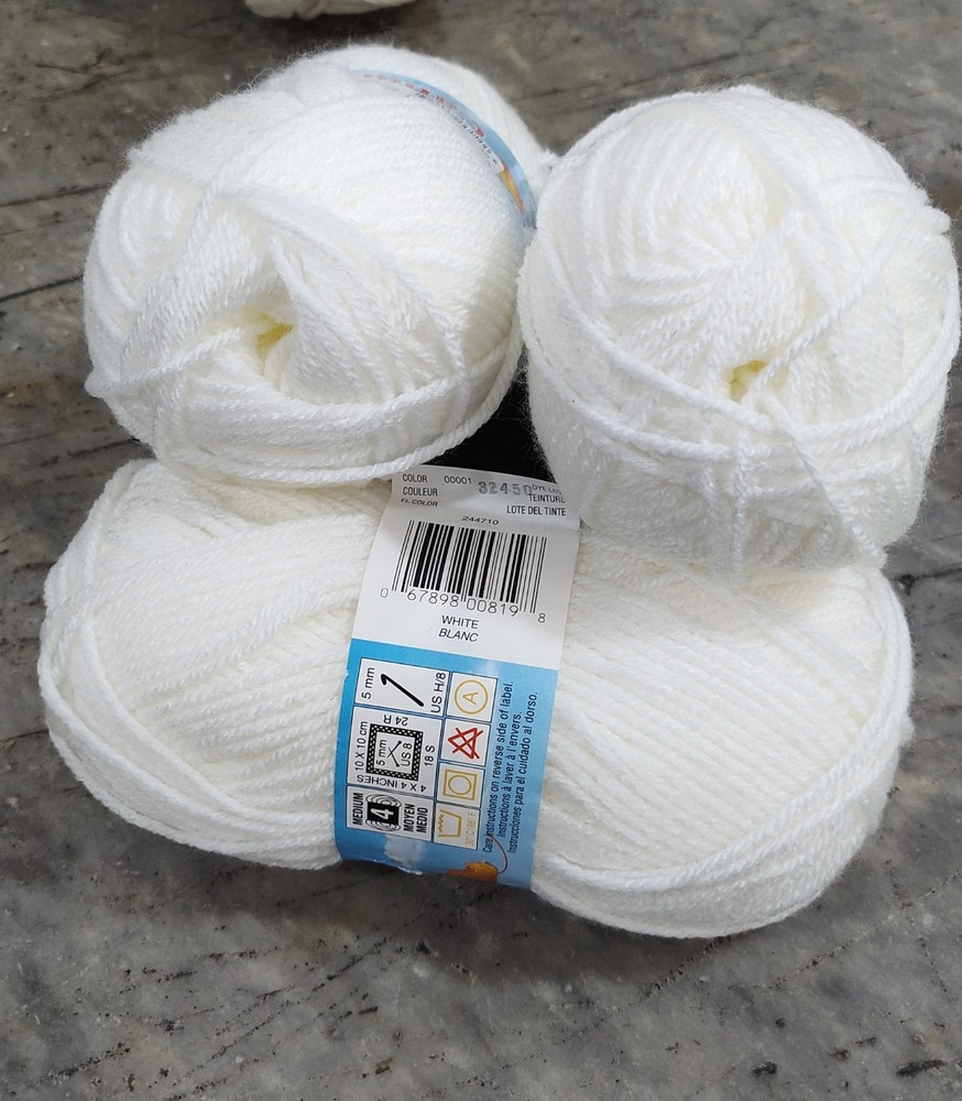 Patons Canadiana/White or Off White