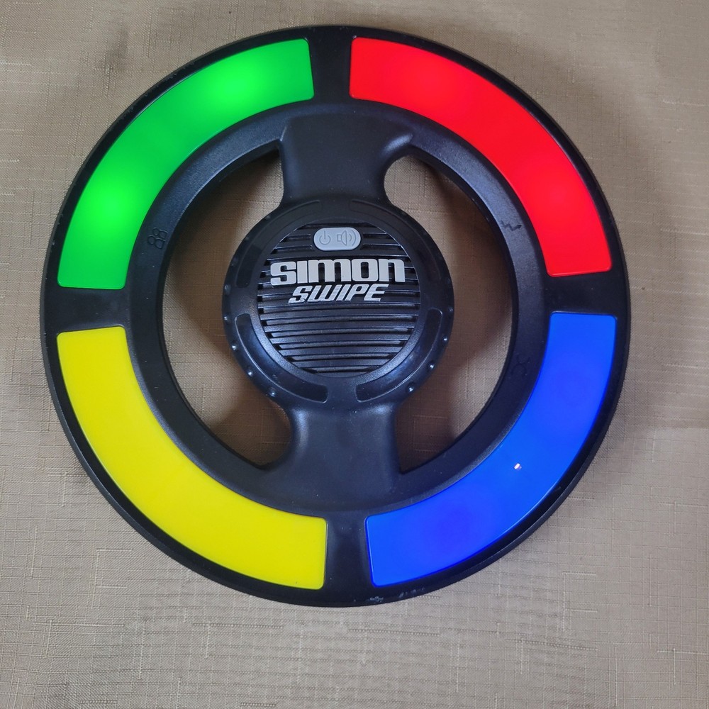 Simon Says Swipe Electronic Handheld Memory Game Toy Hasbro 2013 Tested & Works!