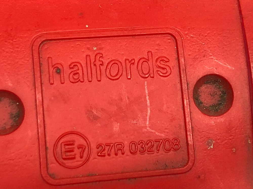 (AS) HALFORDS WARNING / HAZARD TRIANGLE E7 27R032708