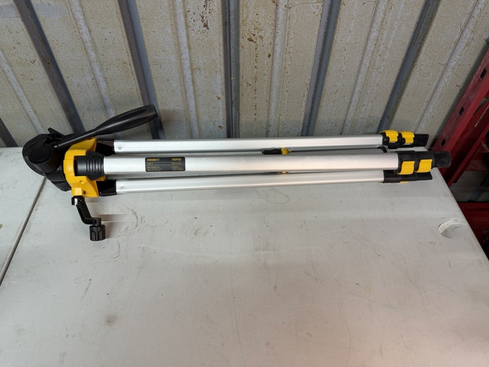 Dewalt Tripod DW0881T