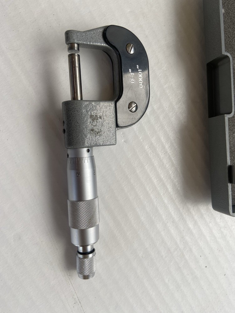 MHC Dial Hand Tools Caliper 0-1” 0.0001” with case. In excellent Condition.