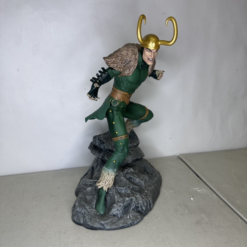 Marvel Gallery Loki Diamond Select 10" PVC  Diorama Figure! Comic Appearance