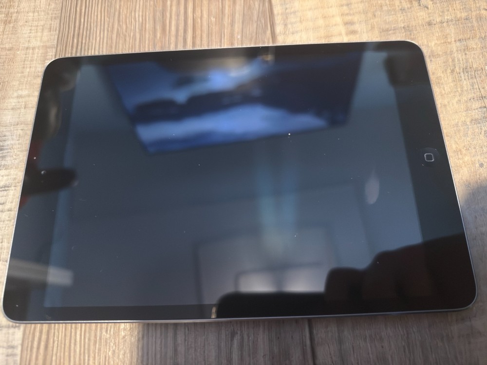 MIXED LOT ELECTRONICS - APPLE, AMAZON FIRE, ANDROID, GOOGLE, ETC AS- SHOWN BELOW