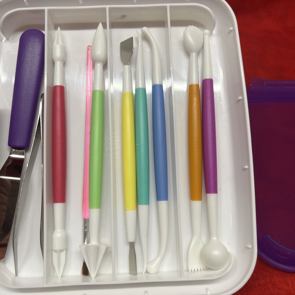 10 PC BAKING TOOLS SET w/ PLASTIC CASE (p7)