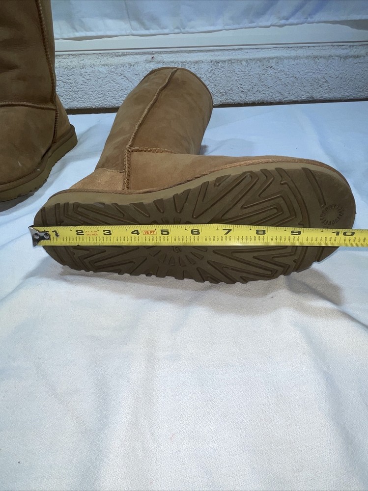UGG BOOTS WOMEN CLASSIC MID LARGE US SIZE 7