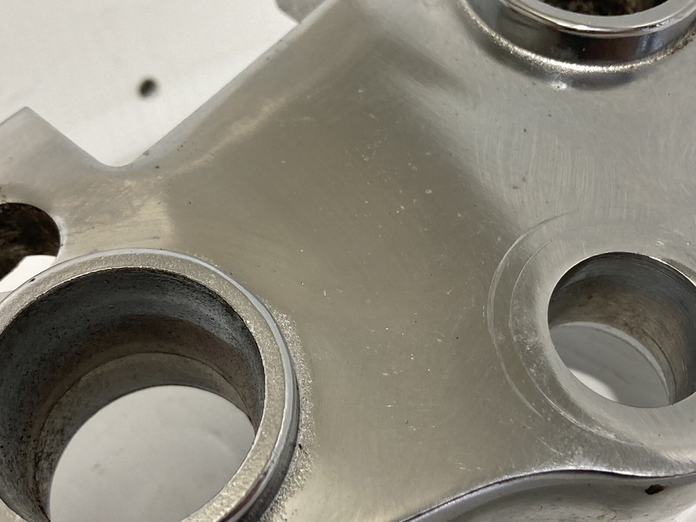 2002 Suzuki Intruder Vs800 Upper Triple Tree (OEM)