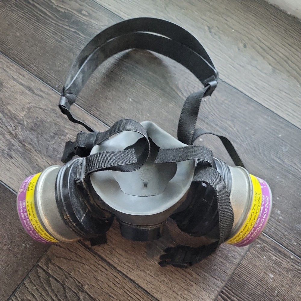 AOSafety R5700 Multi Purpose Respirator Mask - Size Medium