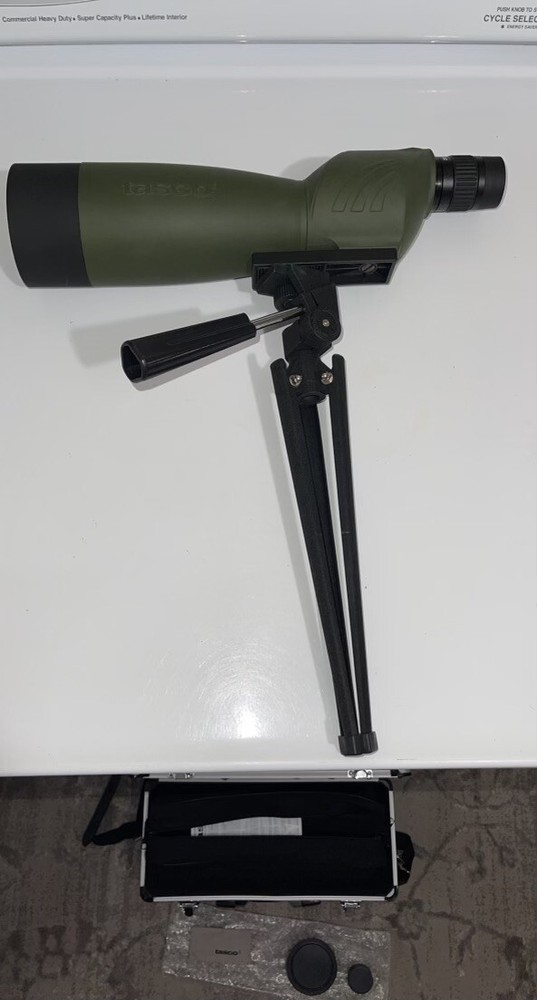 TASCO SPOTTING SCOPE ON TRIPOD, 20-60X