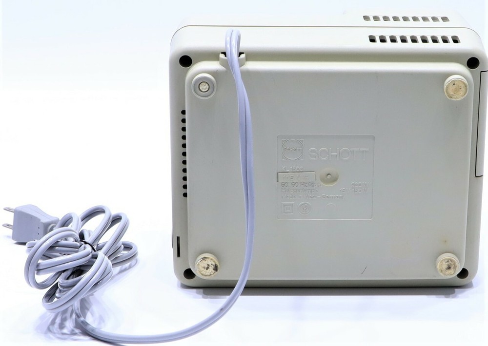 SCHOTT KL 1500 LIGHT SOURCE