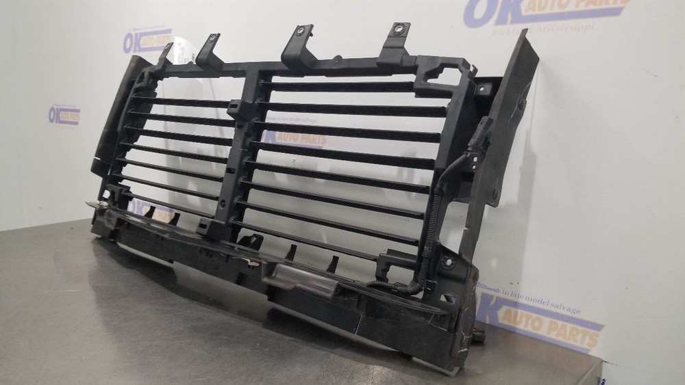 22 CHEVY SILVERADO 1500 CLASSIC UPPER AIR SHUTTER 2.7L