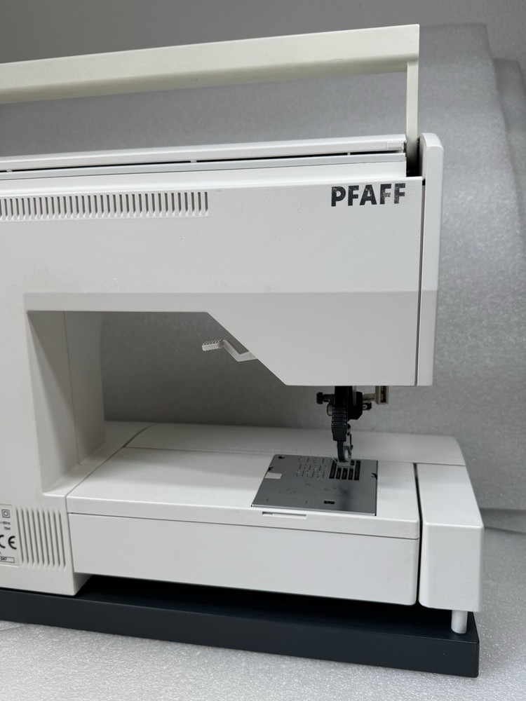 PFAFF Performance 2056 Sewing Machine Tested Working Storage Case