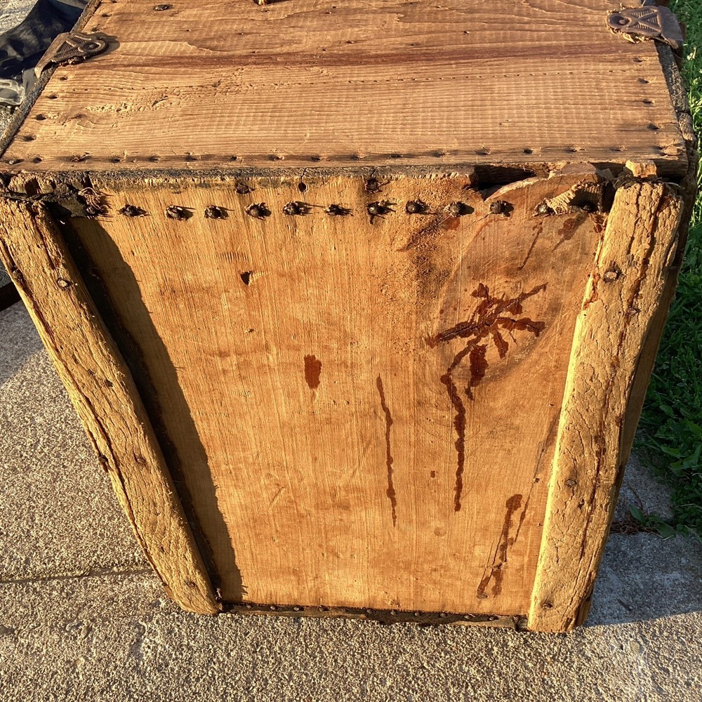 Antique pirates captains chest Trunk Camel Back