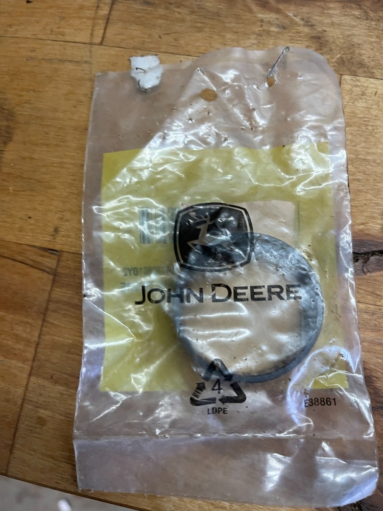 JOHN DEERE M806385