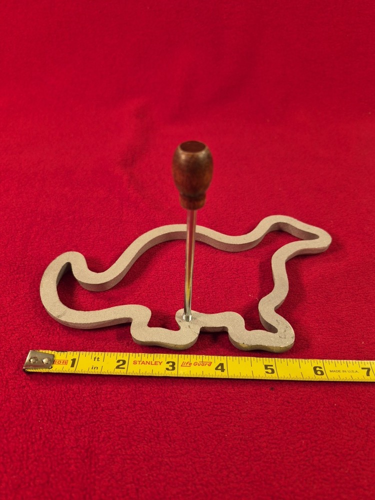 Cast Iron Dinosaur Shaped Pancake Cookie Mold With Removable Handle