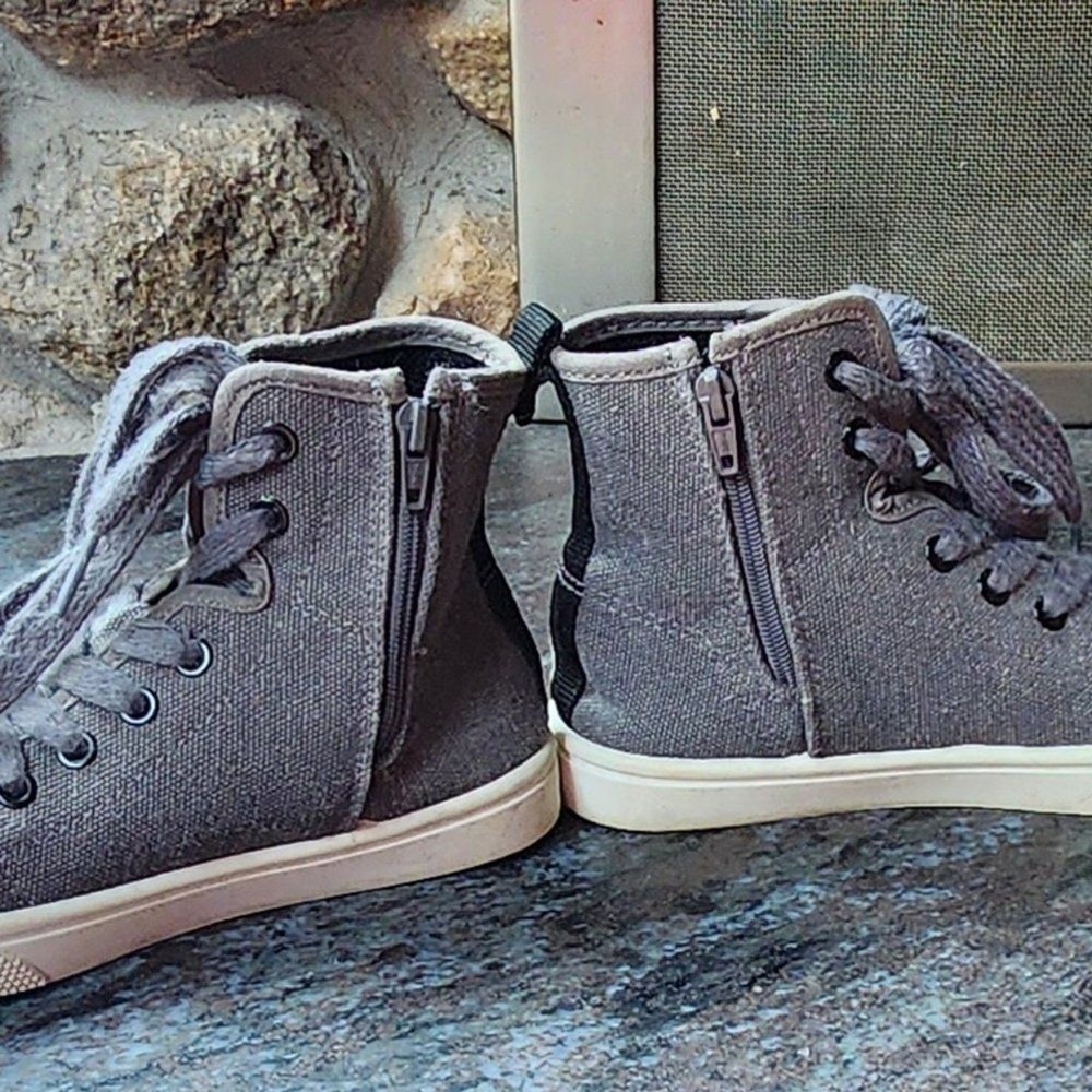Cat & Jack Gray Canvas High-Top Sneakers Size 13