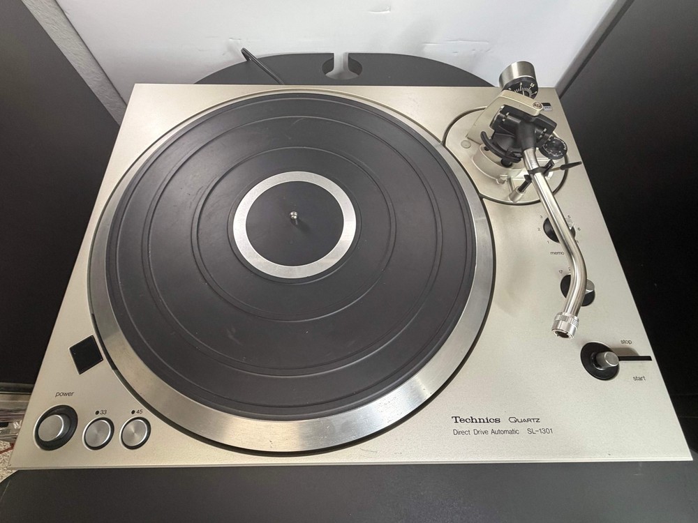 Technics SL-1301 Quartz Turntable – Serviced (DeoxIT), Fully Auto, Tested, Clean