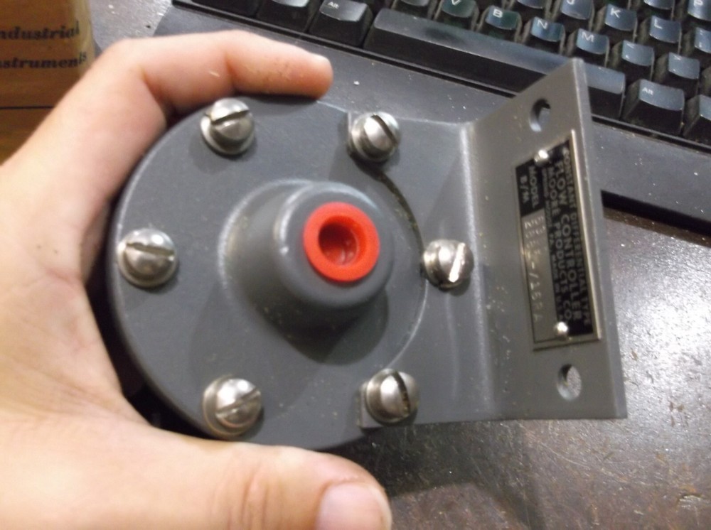 NIB MOORE 63BD CONSTANT DIFFERENTIAL FLOW CONTROLLER (801)