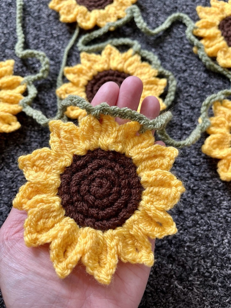 🌻Handmade Crochet Sunflower Bunting🌻