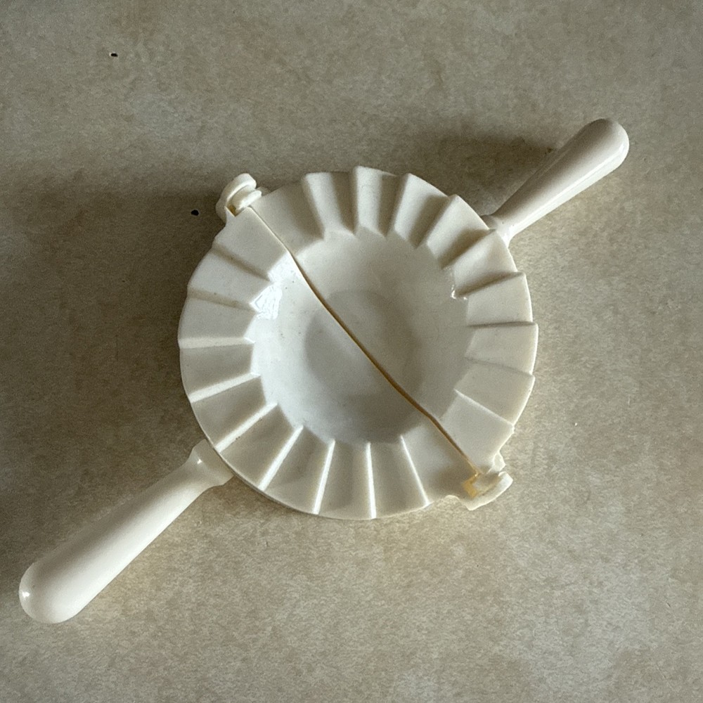 4 Inch Dumpling Press Maker Dough Presser Sealing Clamp Kitchen Baking Tool