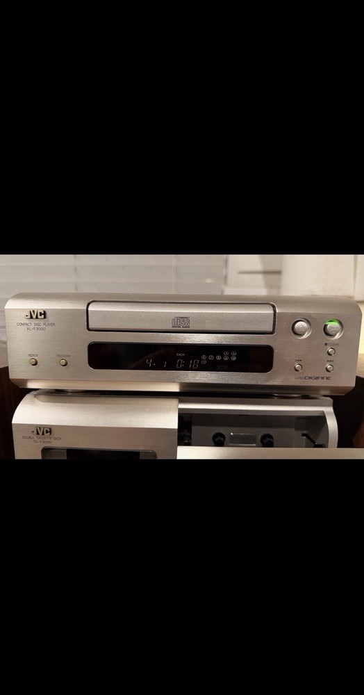 JVC Integrated Amplifier with Cd/Cassette Deck