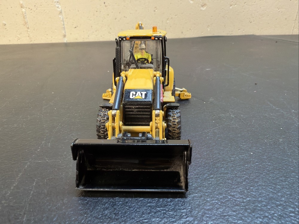 Diecast Masters 1:50 420F2 Backhoe Loader & Tin CLEAN
