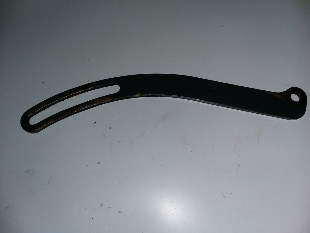 OMC POWER STEERING PUMP BRACKET 910439