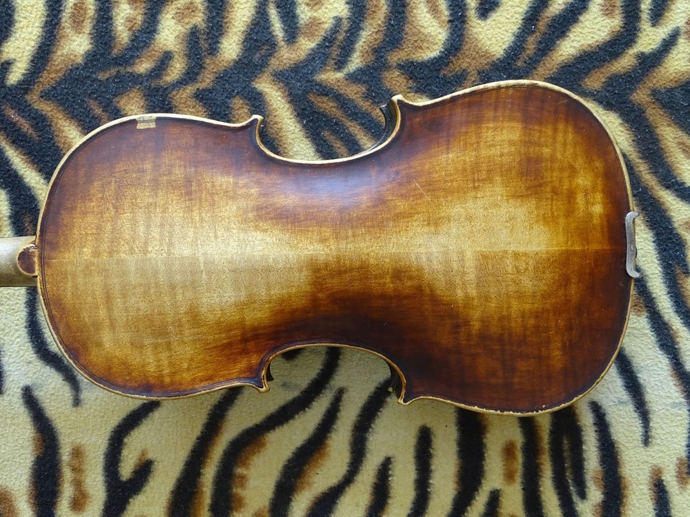 4/4 VIOLIN labelled JACOBUS KOLDITZ (Nr. 011)