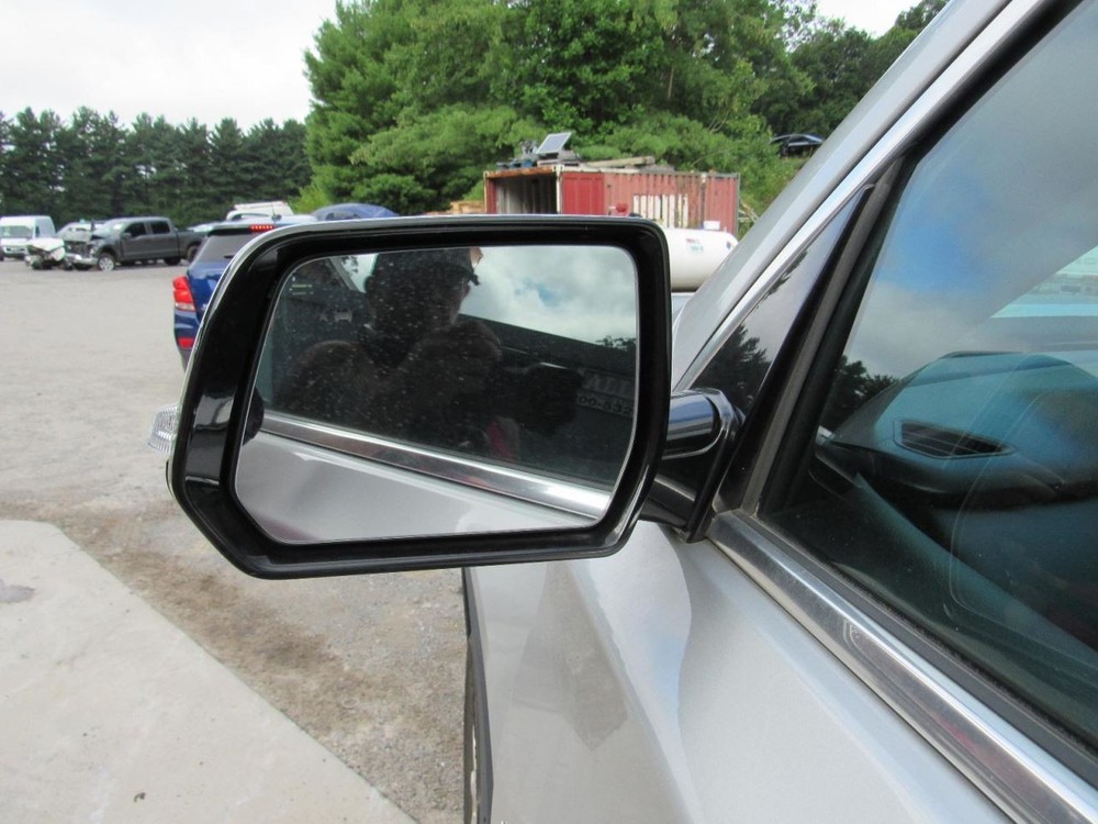 TRAVERSE 2020 Glove Box 1062584
