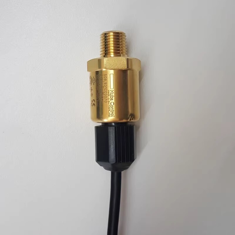 1pcs Huba 508.931003070 pressure sensor