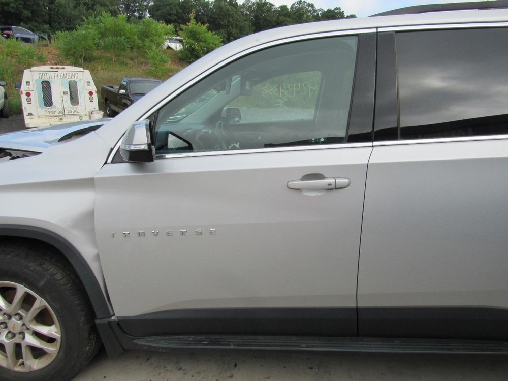TRAVERSE 2020 Glove Box 1062584