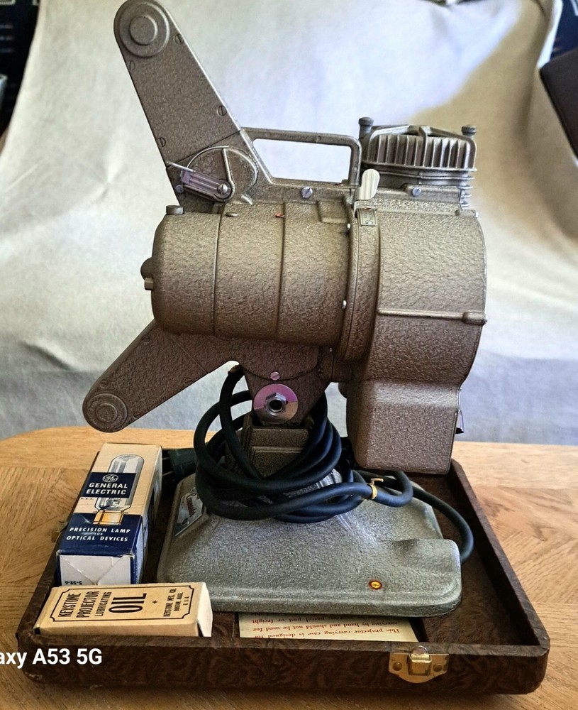 Vintage 1950's Keystone K-68 8mm Projector