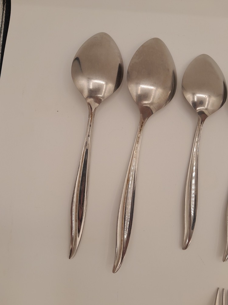 ONEIDACRAFT DELUXE TEXTURA 17 Pc STAINLESS FLATWARE GLOSSY & TEXTURED HANDLE