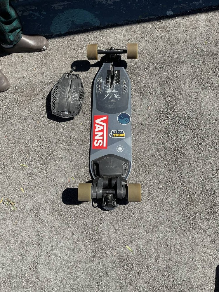 Boosted board ( used) dead battery + no remote