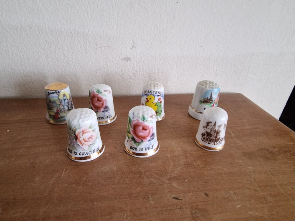 7 x Religeous thimbles