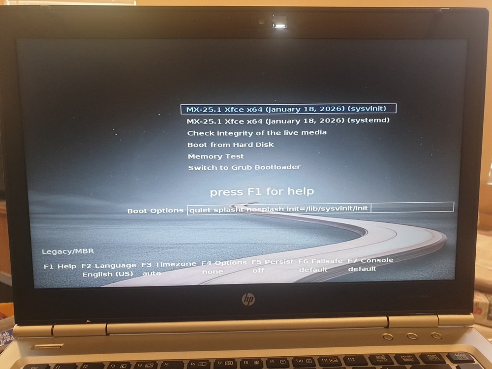 Linux MX V25.1, Xfce, 64-bit, Bootable Live and Install USB Flash Drive