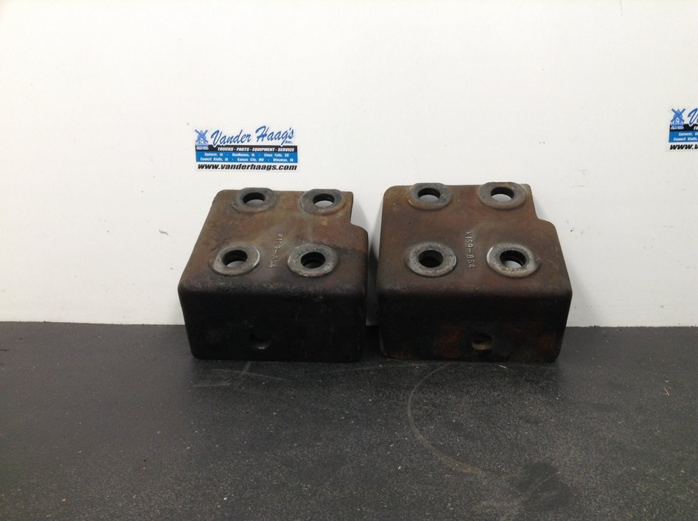 CAT 3176 Engine Mount - Used | P/N K159854