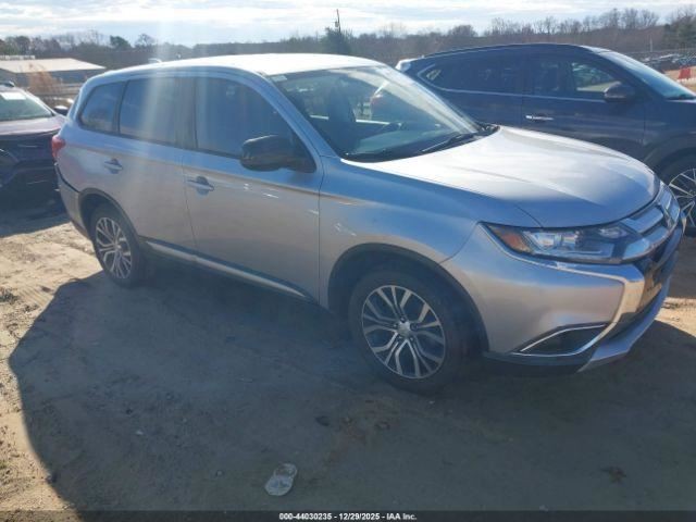 OUTLANDER 2017 Glove Box 4944629