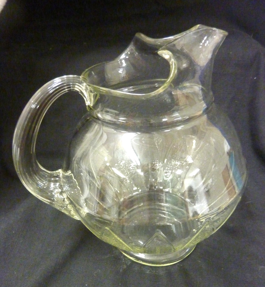 VINTAGE MACBETH-EVANS CRYSTAL CLEAR LEAF PATTERN PITCHER 9" TALL REEDED HANDLE